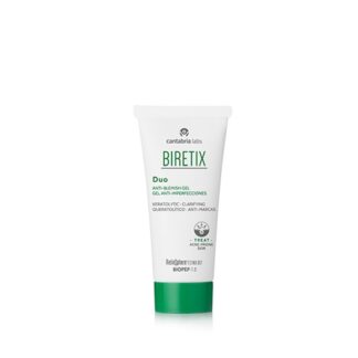 Biretix Duo Gel Anti-Imperfeições 30ml, gel renovador e purificante para a pele com tendência acneica. Os seus ingredientes atuam a dois níveis, estimulando a renovação celular e promovendo a eliminação suave das células mortas da superfície cutânea, prevenindo a obstrução dos poros e a formação de imperfeições, e simultaneamente abrandando a proliferação dos agentes agravantes das lesões.