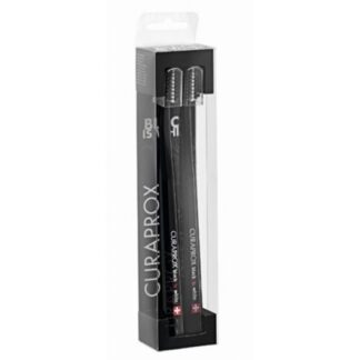 Curaprox Black is White Escova Dentes Preta 2 Unidades escova de dentes, de cor preta, ideal para a higiene oral diária.