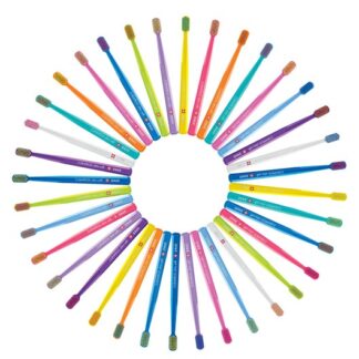 Curaprox Cs 5460 Escova Dentífrica Ultra Soft 1Un, com cores alegres, além disso, o seu design é simples, direto e chique. Esta é certamente a escova de dentes recomendada por profissionais de medicina dentária em todo o mundo.