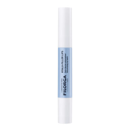 Filorga Hyalu-Filler Labios 4gr es un bálsamo labial voluminizador especialmente formulado para labios secos y con falta de volumen. Gracias a su tecnología inspirada en la medicina estética, proporciona una acción hidratante, rellenadora y revitalizante, dejando los labios suaves, con más volumen, contornos definidos y un acabado brillante natural.